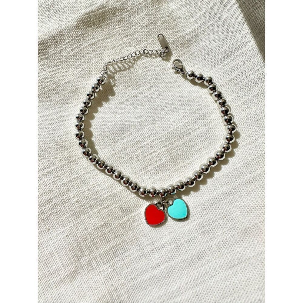 Red and aqua blue heart beaded bracelet ￼